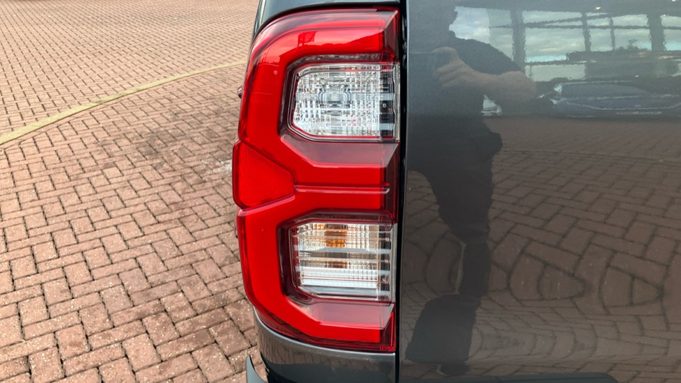 Toyota Hilux Diesel Invincible X D/Cab Pick Up 2.8 D 48V Auto - Image 36