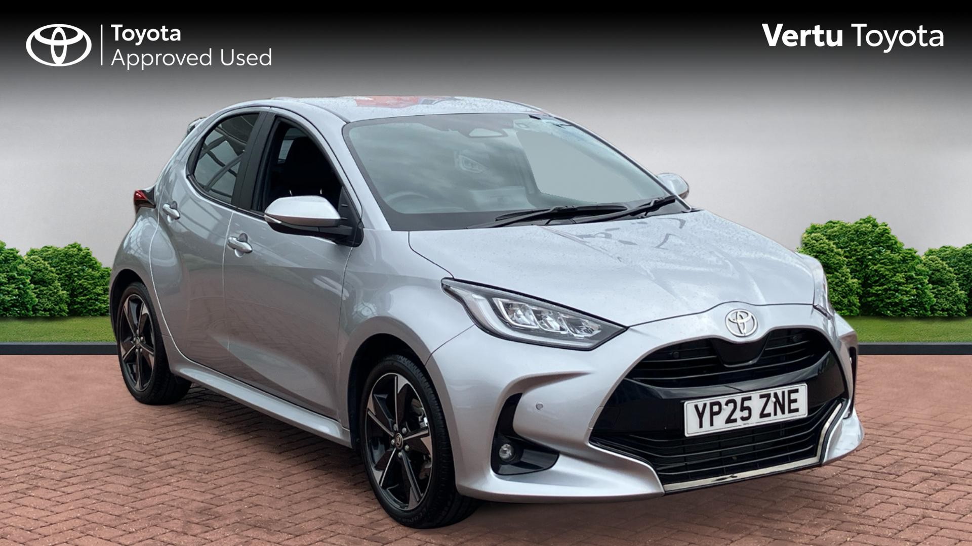 Toyota Yaris listing photo