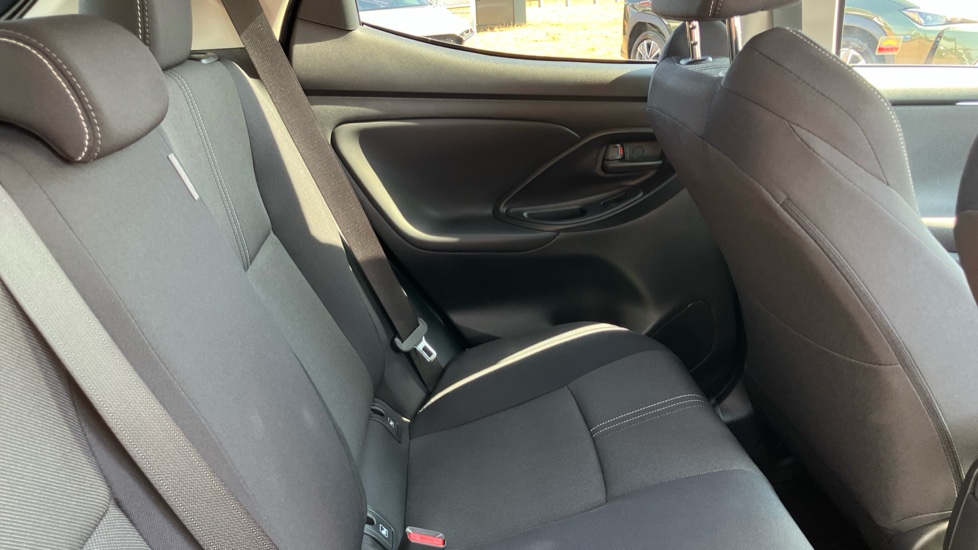 Toyota Yaris 1.5 Hybrid Design 5dr CVT Hybrid Hatchback - Image 8