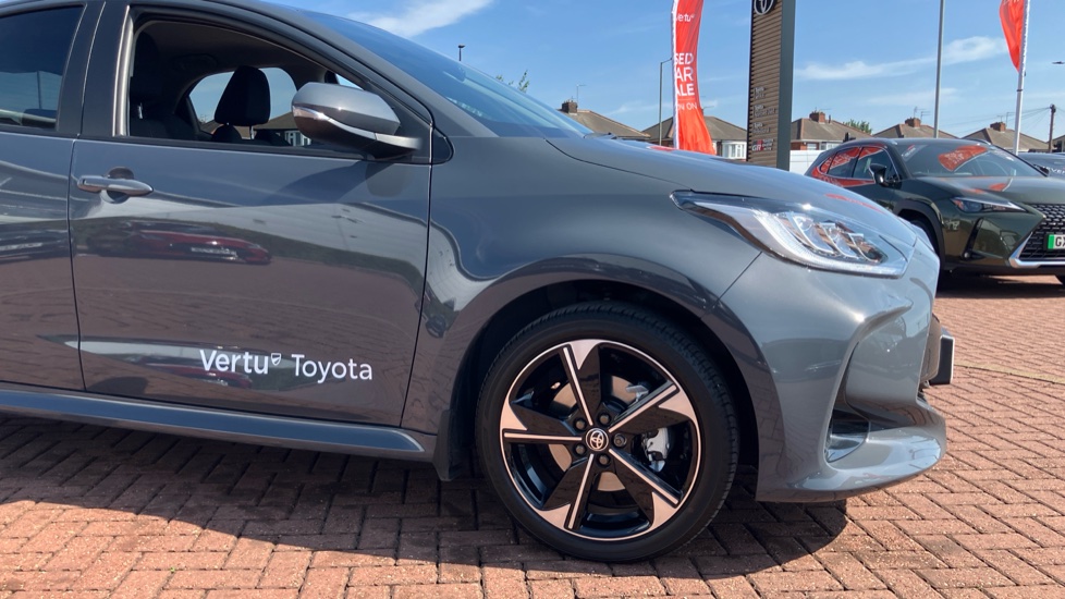 Toyota Yaris 1.5 Hybrid Design 5dr CVT Hybrid Hatchback - Image 25