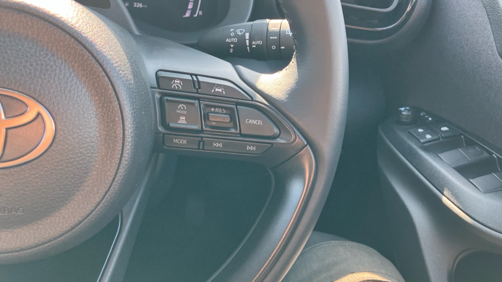 Toyota Yaris 1.5 Hybrid Design 5dr CVT Hybrid Hatchback - Image 29