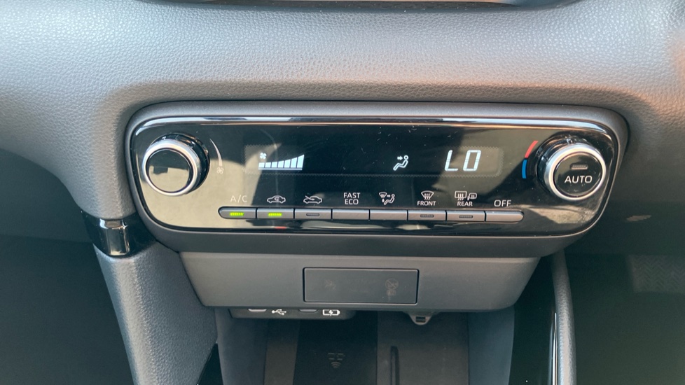 Toyota Yaris 1.5 Hybrid Design 5dr CVT Hybrid Hatchback - Image 33
