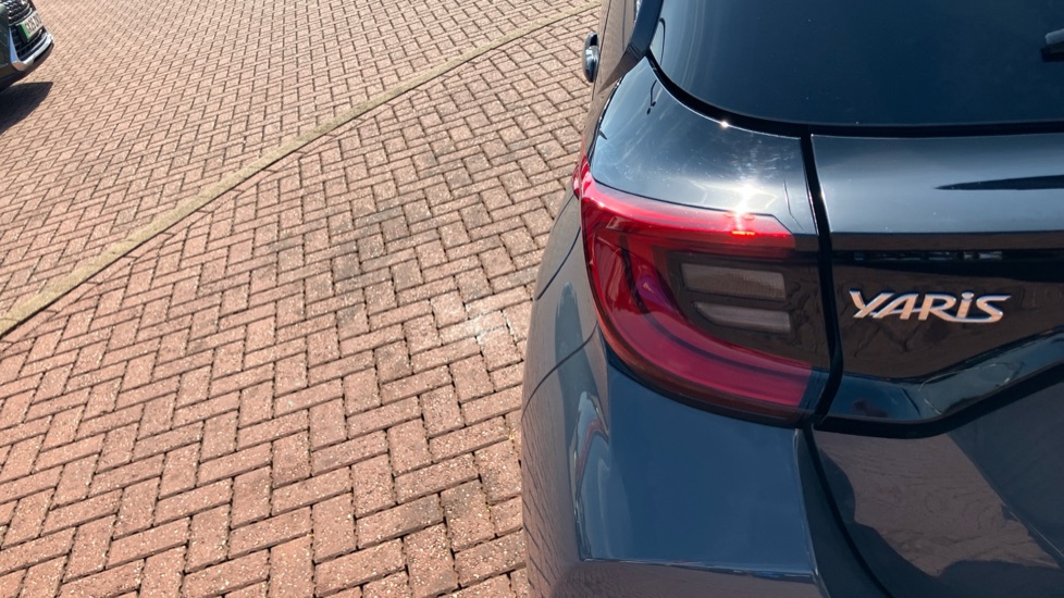 Toyota Yaris 1.5 Hybrid Design 5dr CVT Hybrid Hatchback - Image 36
