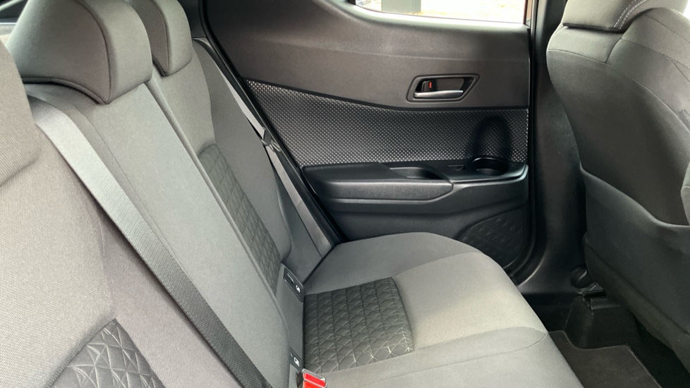 Toyota C-HR 1.8 Hybrid Design 5dr CVT Hybrid Hatchback - Image 8