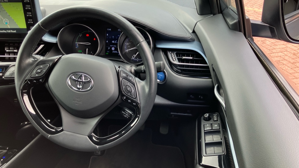 Toyota C-HR 1.8 Hybrid Design 5dr CVT Hybrid Hatchback - Image 10