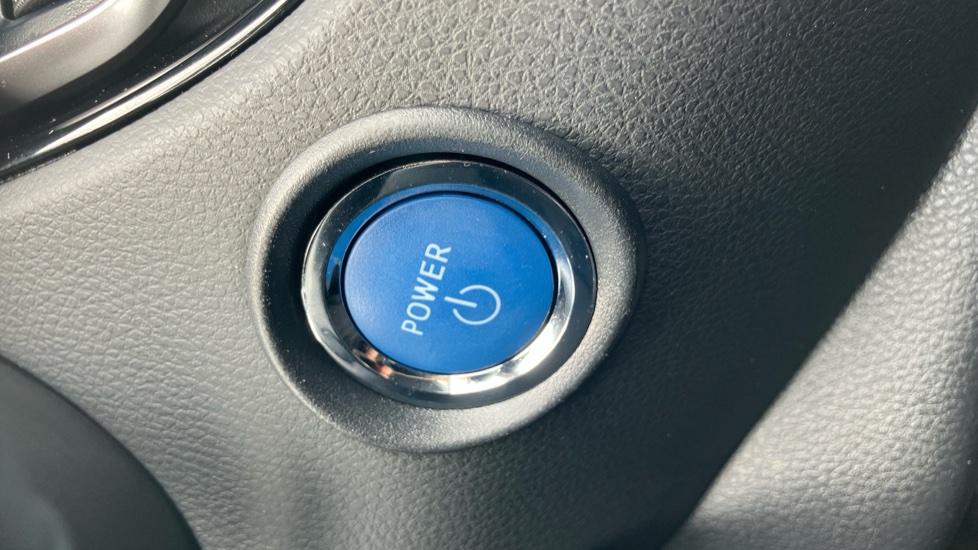 Toyota C-HR 1.8 Hybrid Design 5dr CVT Hybrid Hatchback - Image 16