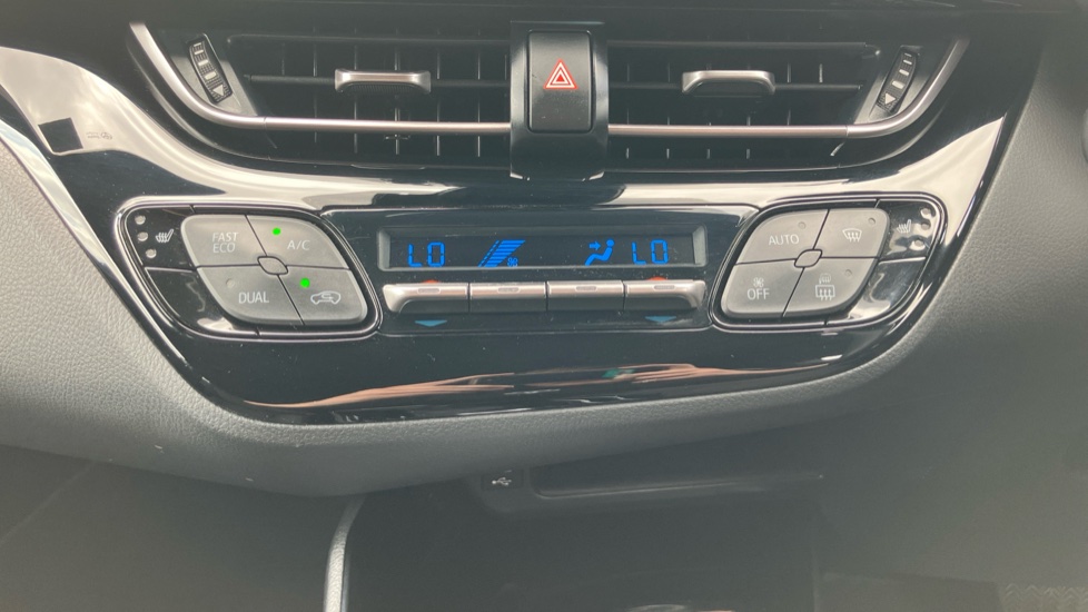 Toyota C-HR 1.8 Hybrid Design 5dr CVT Hybrid Hatchback - Image 33