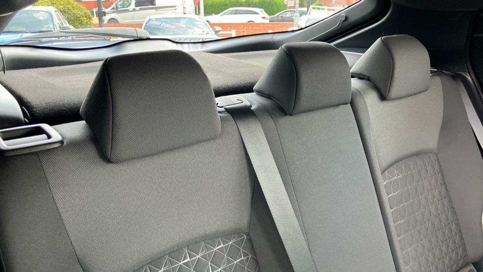 Toyota C-HR 1.8 Hybrid Design 5dr CVT Hybrid Hatchback - Image 36