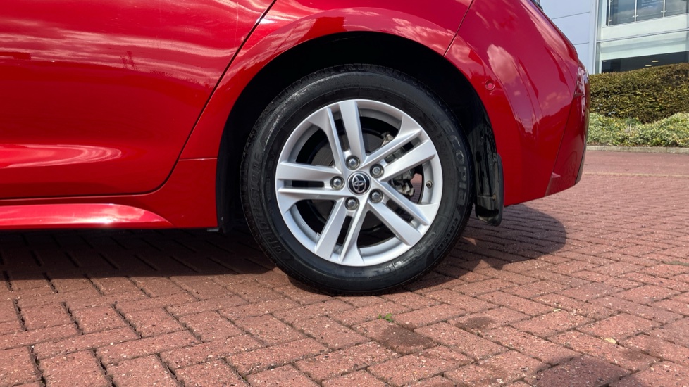 Toyota Corolla 1.8 VVT-i Hybrid Icon Tech 5dr CVT Hybrid Hatchback - Image 15