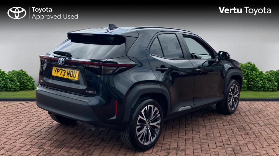 Toyota Yaris Cross 1.5 Hybrid Excel 5dr CVT Hybrid Estate - Image 2