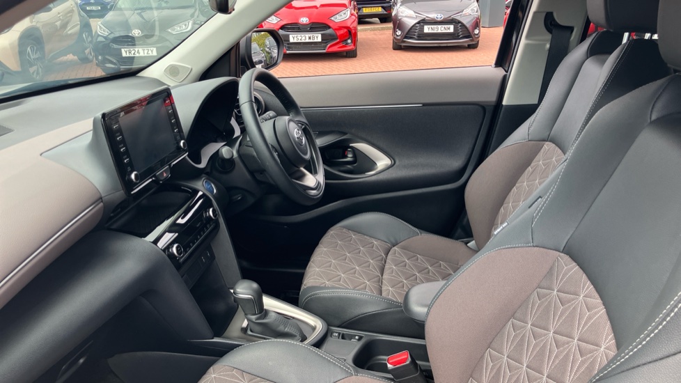 Toyota Yaris Cross 1.5 Hybrid Excel 5dr CVT Hybrid Estate - Image 5