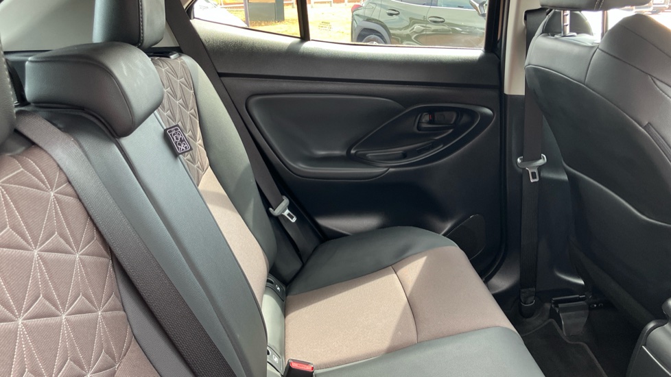 Toyota Yaris Cross 1.5 Hybrid Excel 5dr CVT Hybrid Estate - Image 8