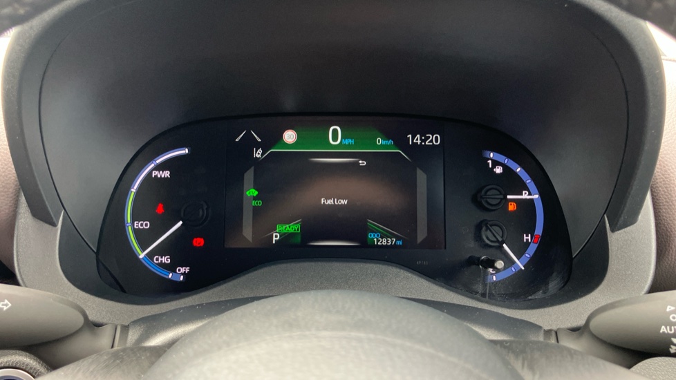 Toyota Yaris Cross 1.5 Hybrid Excel 5dr CVT Hybrid Estate - Image 11