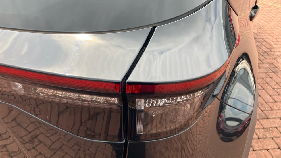 Toyota Yaris Cross 1.5 Hybrid Excel 5dr CVT Hybrid Estate - Image 21