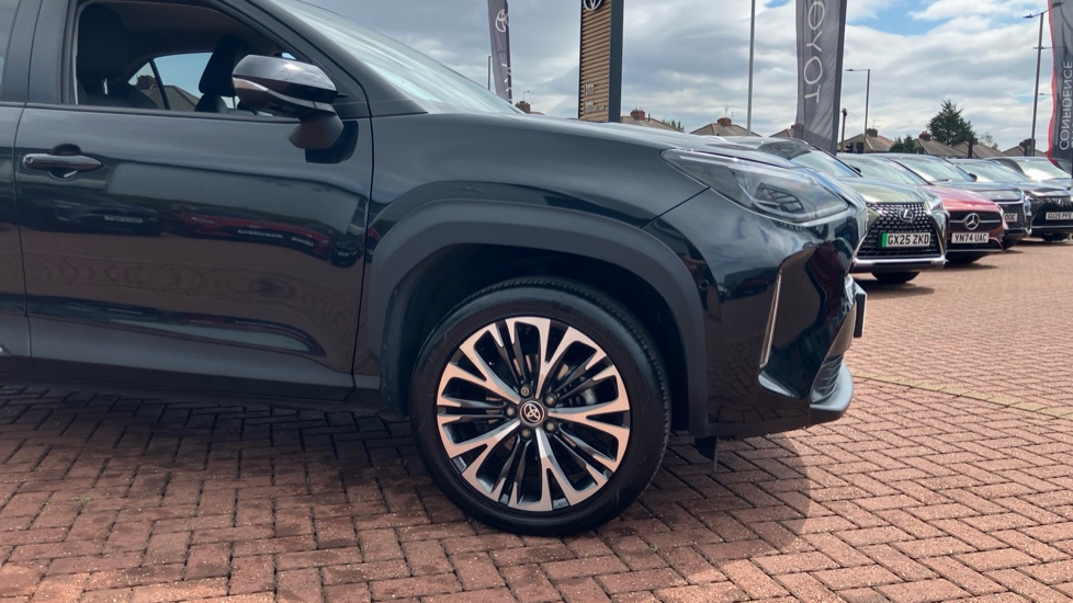 Toyota Yaris Cross 1.5 Hybrid Excel 5dr CVT Hybrid Estate - Image 25