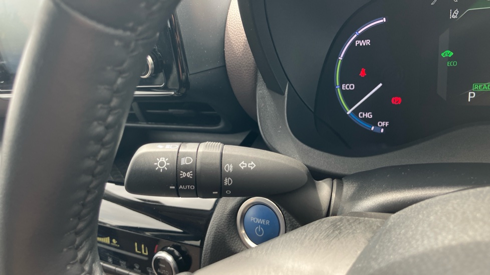 Toyota Yaris Cross 1.5 Hybrid Excel 5dr CVT Hybrid Estate - Image 31