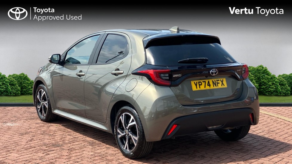 Toyota Yaris 1.5 Hybrid Design 5dr CVT Hybrid Hatchback - Image 4