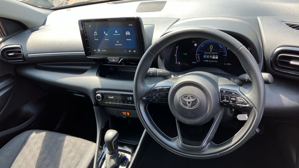 Toyota Yaris 1.5 Hybrid Design 5dr CVT Hybrid Hatchback - Image 6