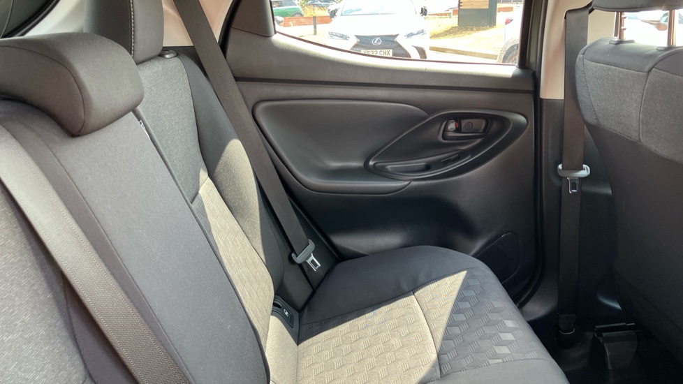 Toyota Yaris 1.5 Hybrid Design 5dr CVT Hybrid Hatchback - Image 8
