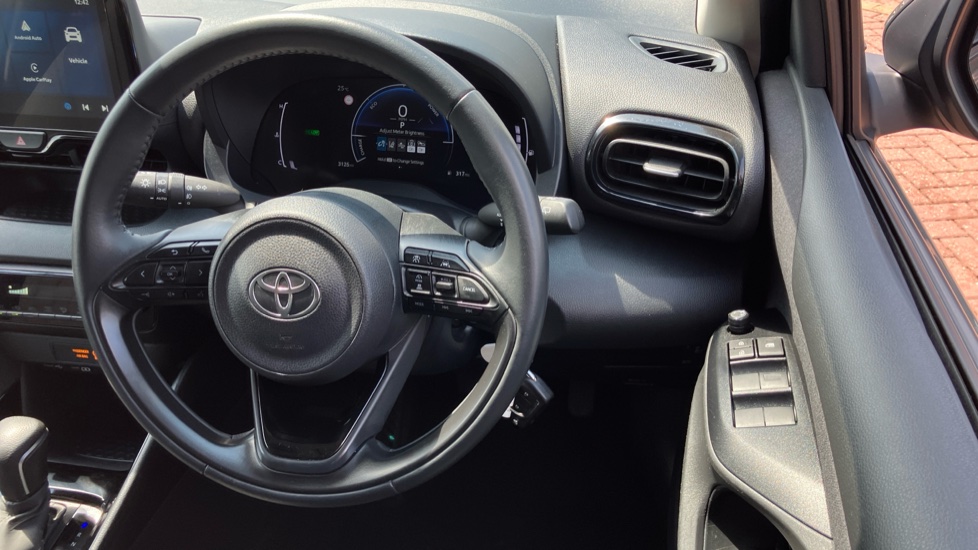 Toyota Yaris 1.5 Hybrid Design 5dr CVT Hybrid Hatchback - Image 10
