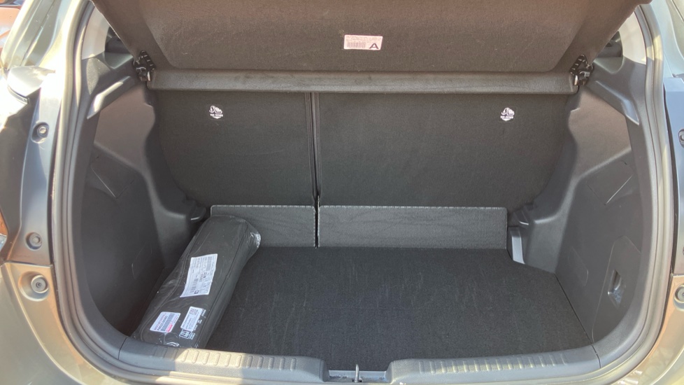 Toyota Yaris 1.5 Hybrid Design 5dr CVT Hybrid Hatchback - Image 13