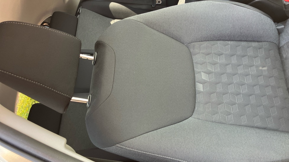 Toyota Yaris 1.5 Hybrid Design 5dr CVT Hybrid Hatchback - Image 14