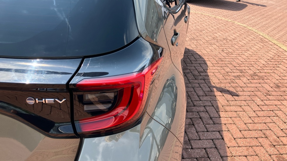 Toyota Yaris 1.5 Hybrid Design 5dr CVT Hybrid Hatchback - Image 21