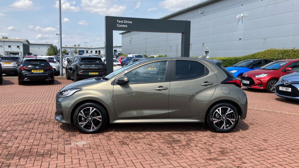 Toyota Yaris 1.5 Hybrid Design 5dr CVT Hybrid Hatchback - Image 24