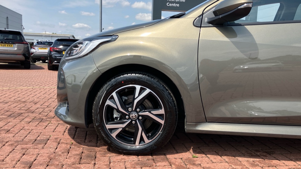 Toyota Yaris 1.5 Hybrid Design 5dr CVT Hybrid Hatchback - Image 25