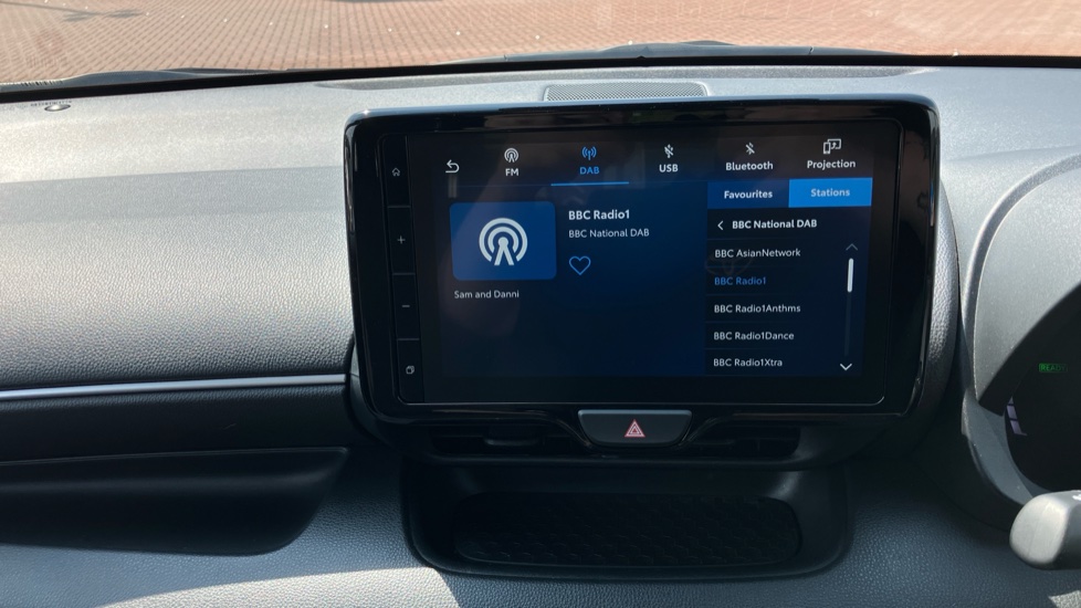 Toyota Yaris 1.5 Hybrid Design 5dr CVT Hybrid Hatchback - Image 41
