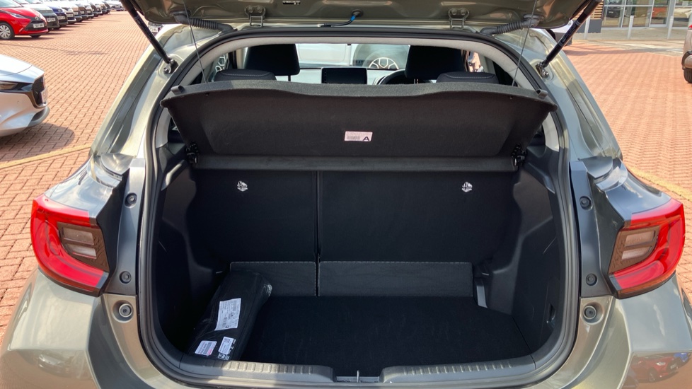 Toyota Yaris 1.5 Hybrid Design 5dr CVT Hybrid Hatchback - Image 46