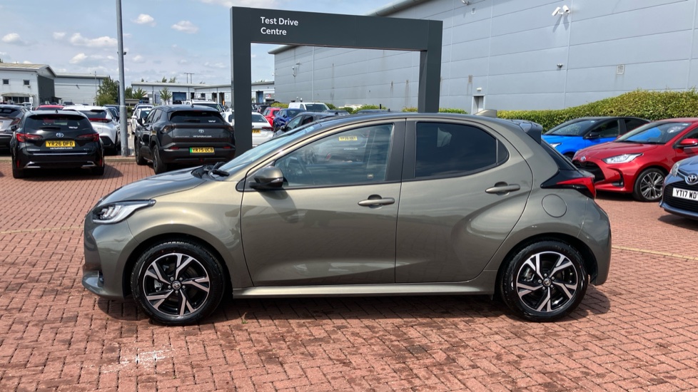Toyota Yaris 1.5 Hybrid Design 5dr CVT Hybrid Hatchback - Image 49