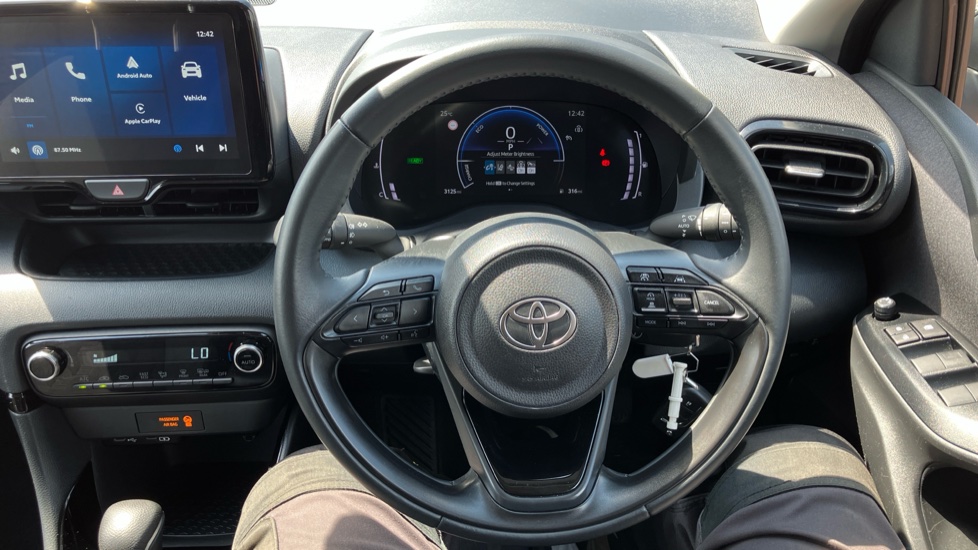 Toyota Yaris 1.5 Hybrid Design 5dr CVT Hybrid Hatchback - Image 56