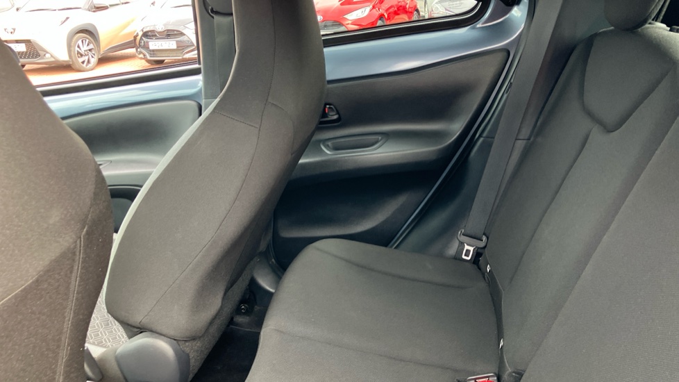 Toyota Aygo X 1.0 VVT-i Edge 5dr Petrol Hatchback - Image 15