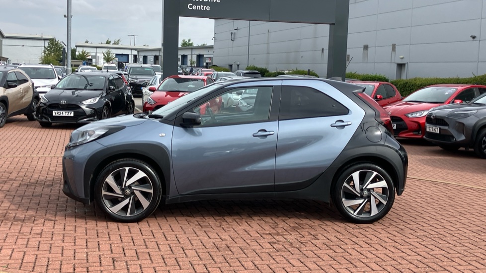 Toyota Aygo X 1.0 VVT-i Edge 5dr Petrol Hatchback - Image 24