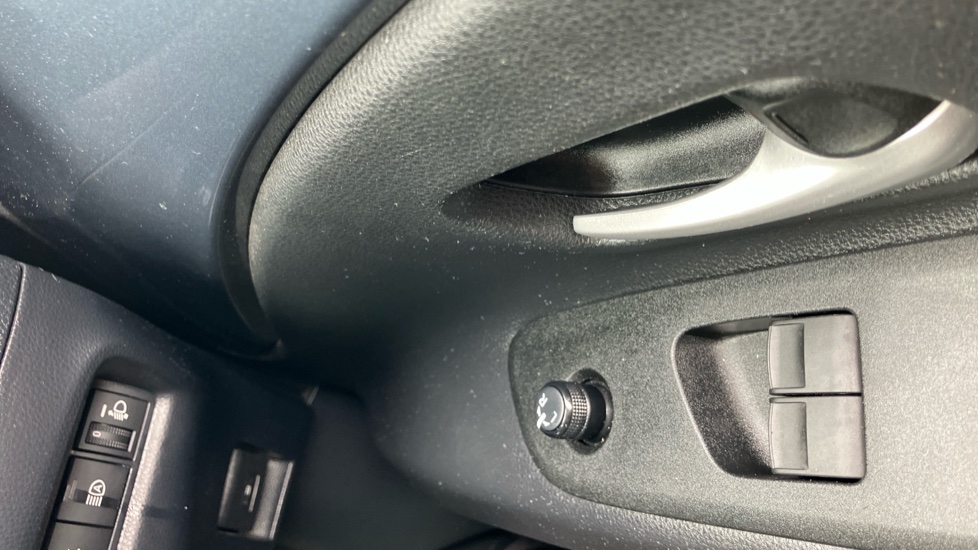 Toyota Aygo X 1.0 VVT-i Edge 5dr Petrol Hatchback - Image 30