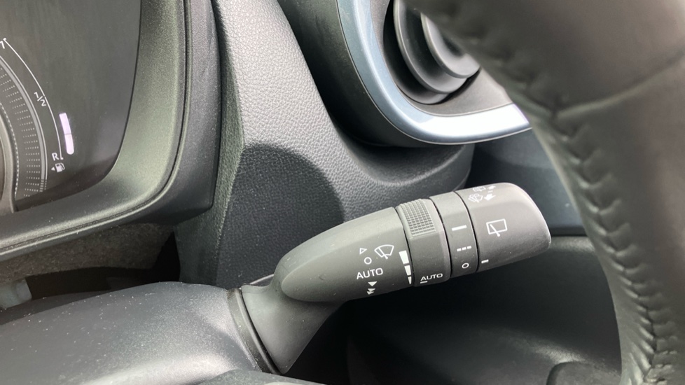 Toyota Aygo X 1.0 VVT-i Edge 5dr Petrol Hatchback - Image 32