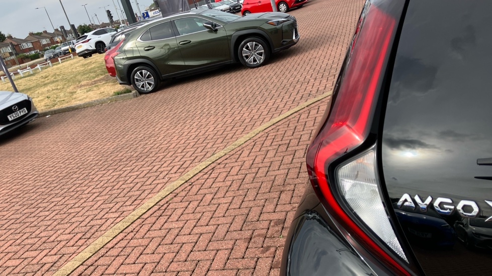 Toyota Aygo X 1.0 VVT-i Edge 5dr Petrol Hatchback - Image 36
