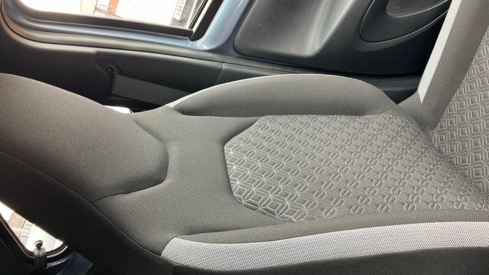 Toyota Aygo X 1.0 VVT-i Edge 5dr Petrol Hatchback - Image 56