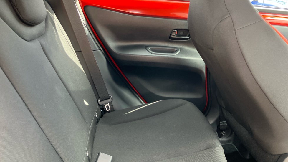 Toyota Aygo X 1.0 VVT-i Edge 5dr Petrol Hatchback - Image 8