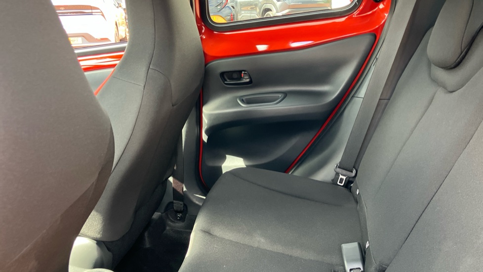 Toyota Aygo X 1.0 VVT-i Edge 5dr Petrol Hatchback - Image 15