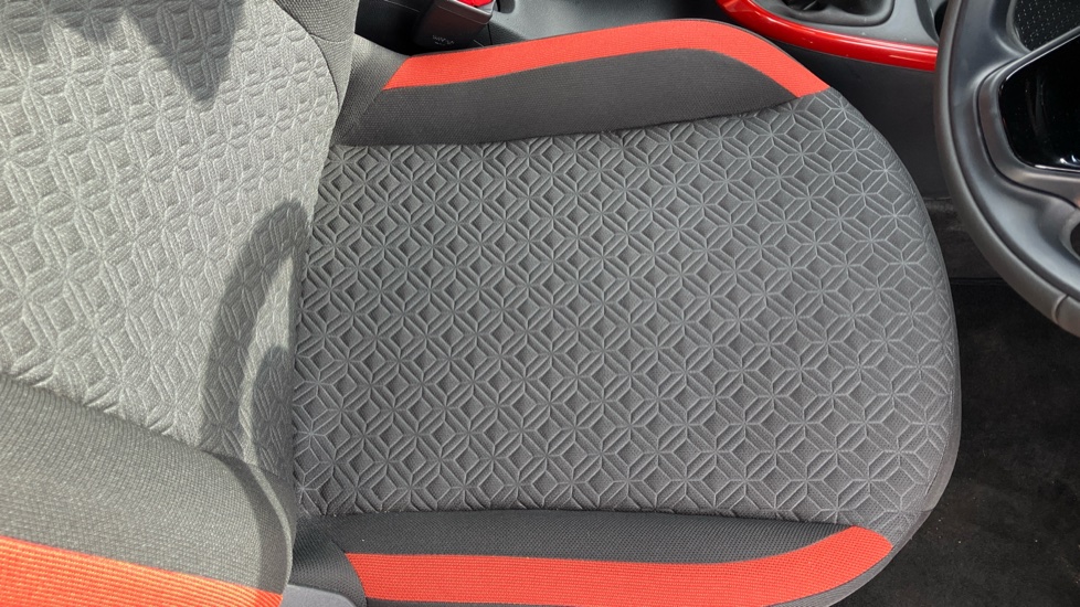 Toyota Aygo X 1.0 VVT-i Edge 5dr Petrol Hatchback - Image 17