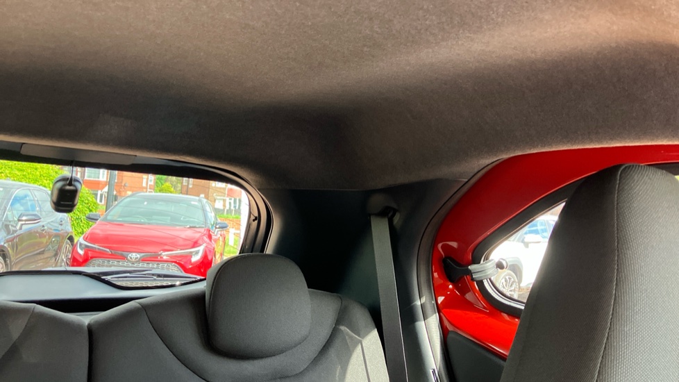 Toyota Aygo X 1.0 VVT-i Edge 5dr Petrol Hatchback - Image 19