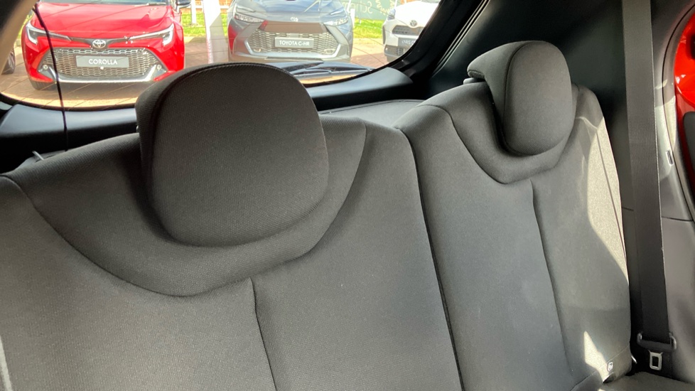 Toyota Aygo X 1.0 VVT-i Edge 5dr Petrol Hatchback - Image 35