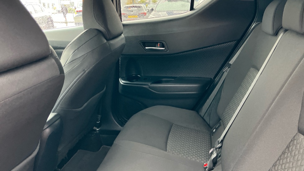 Toyota C-HR 2.0 Hybrid Design 5dr CVT Hybrid Hatchback - Image 8