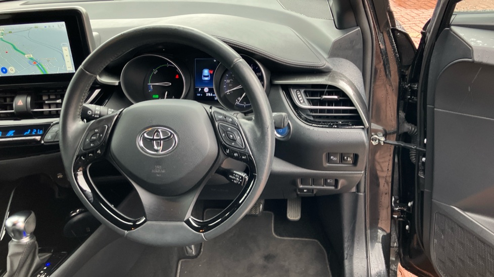 Toyota C-HR 2.0 Hybrid Design 5dr CVT Hybrid Hatchback - Image 10