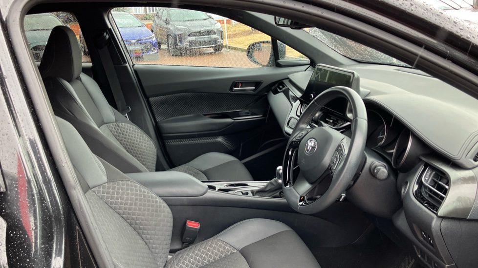 Toyota C-HR 2.0 Hybrid Design 5dr CVT Hybrid Hatchback - Image 12