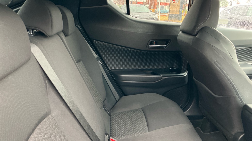 Toyota C-HR 2.0 Hybrid Design 5dr CVT Hybrid Hatchback - Image 15