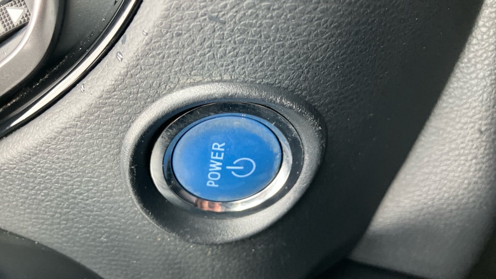 Toyota C-HR 2.0 Hybrid Design 5dr CVT Hybrid Hatchback - Image 16