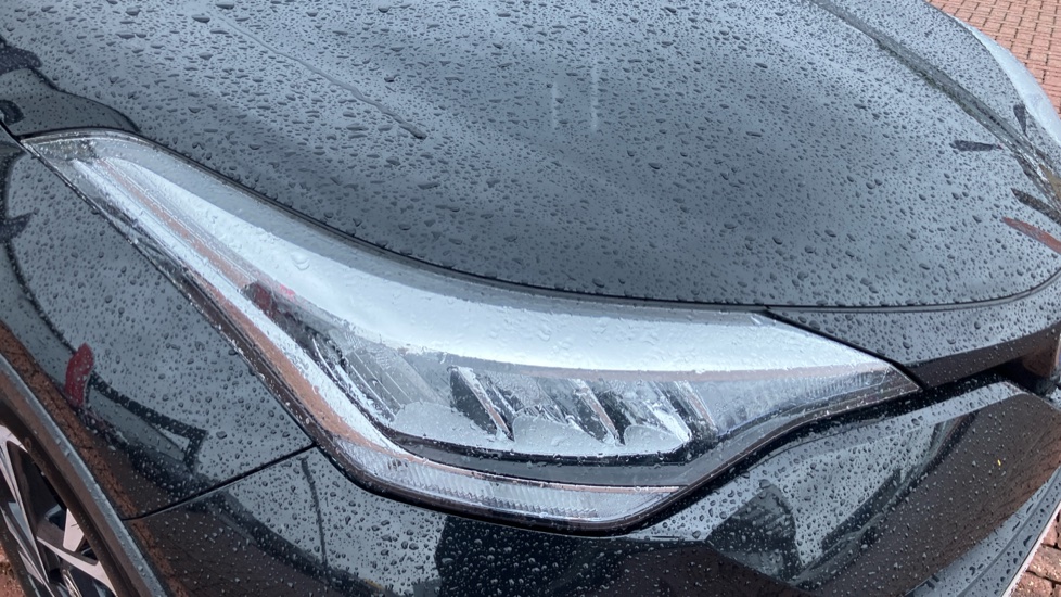 Toyota C-HR 2.0 Hybrid Design 5dr CVT Hybrid Hatchback - Image 20